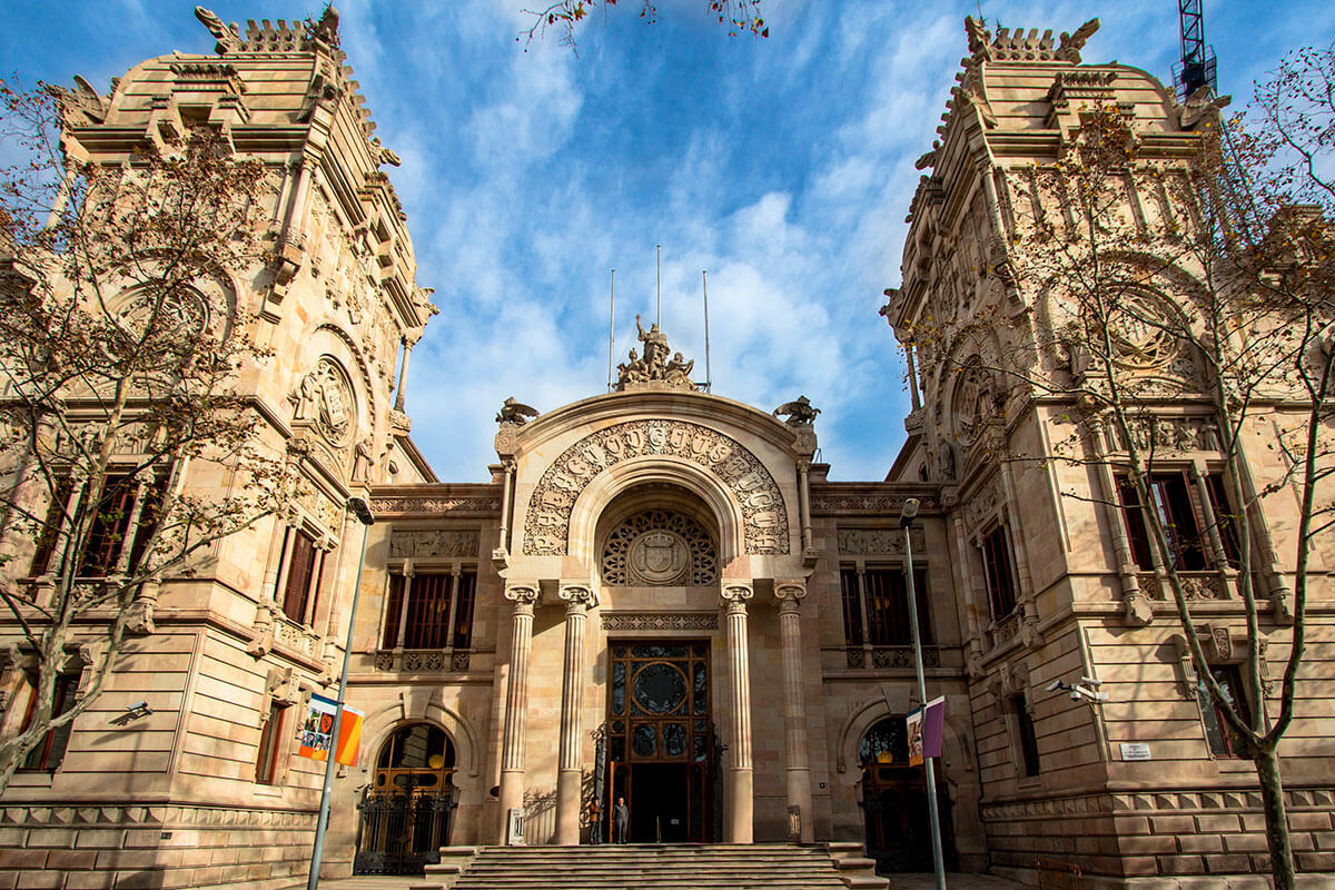 Alhora proposa la doble xarxa per catalanitzar l’escola davant l’intent del TSJC de matar el català