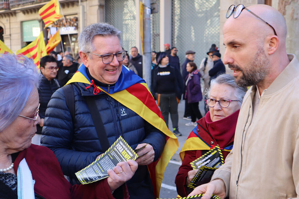 Fora Renfe reparteix 10.000 fulletons a la manifestació contra el caos de Rodalies i supera els 3.000 membres en el canal de coordinació a Telegram per preparar la ILP per una nova operadora catalana