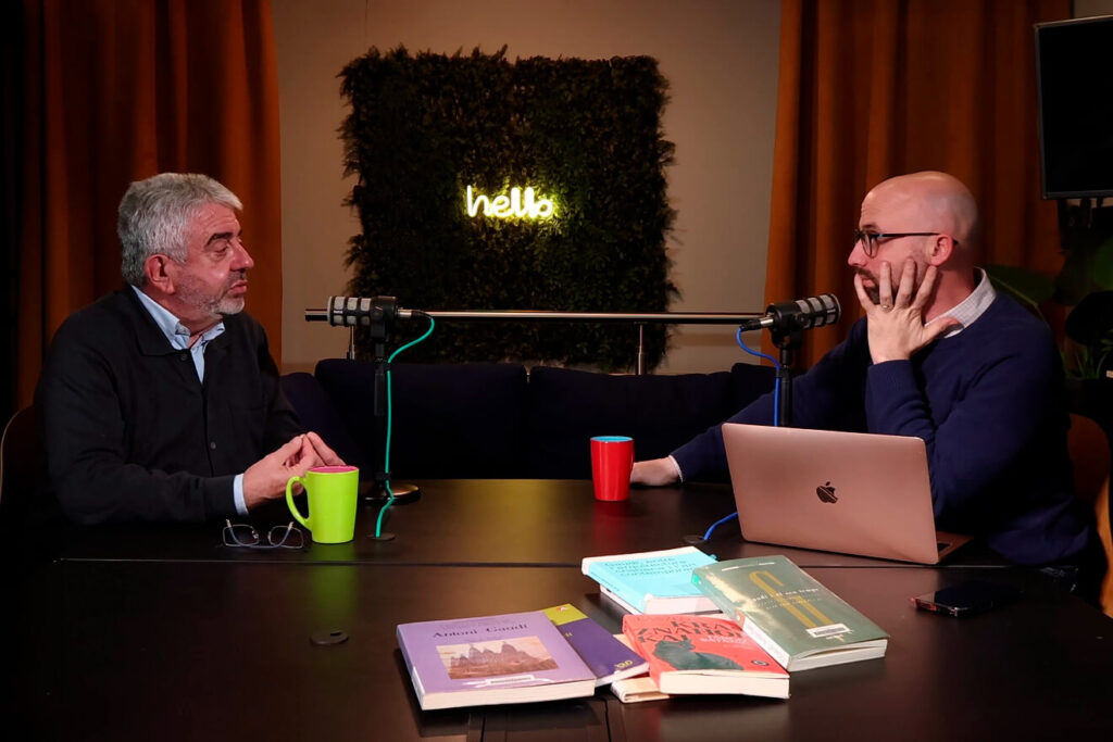 Podcast: Turisme, porc i mà d’obra barata: qui subvenciona els sectors tòxics de Catalunya?